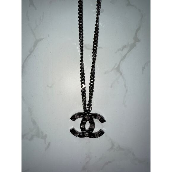 Chanel Black CC Logo Pendant Necklace with Crystal Accents Chain Jewelry - Picture 1 of 6